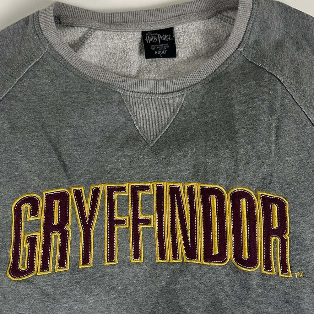 Harry Potter Warner Bros. Gryffindor Crewneck Sweater - Grey, Size Large - Picture 2 of 9